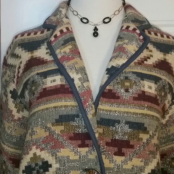 NEW INDENTITY - Picture 5 of 16